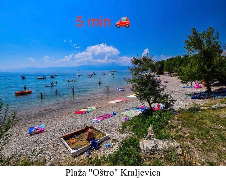 Placa Krizisce Esterno foto