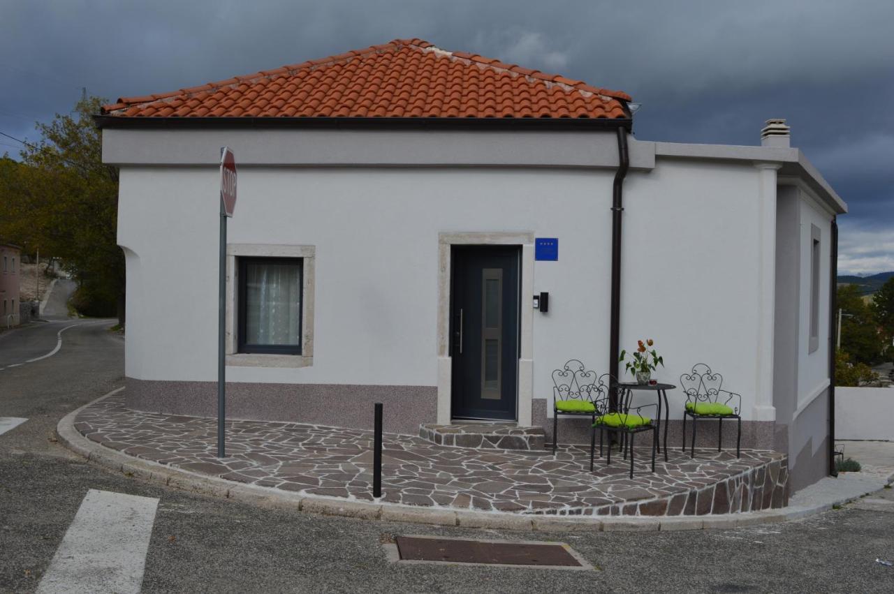 Placa Krizisce Esterno foto